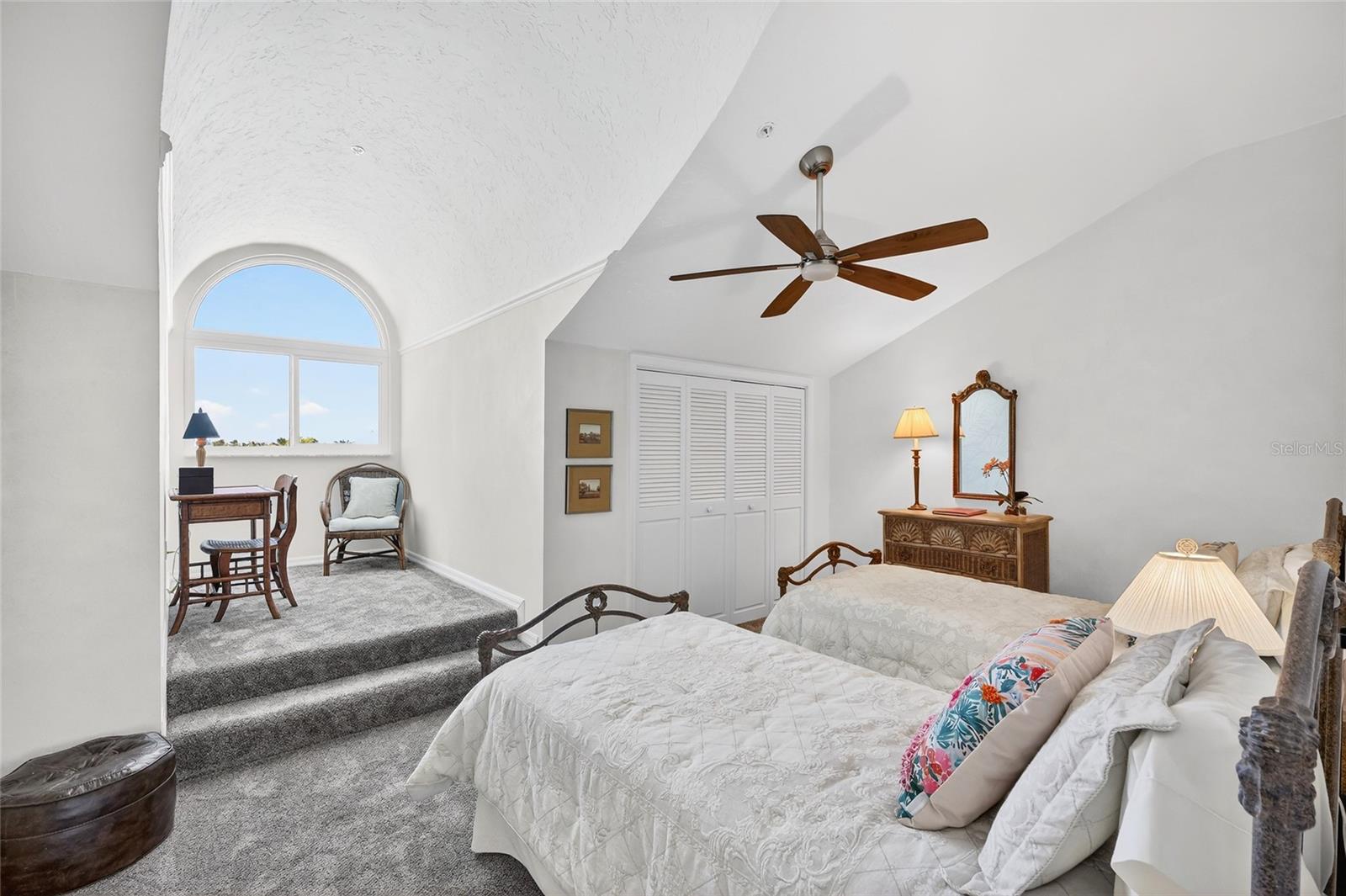 Image 32 of 56 For 11000 Placida Road 2804