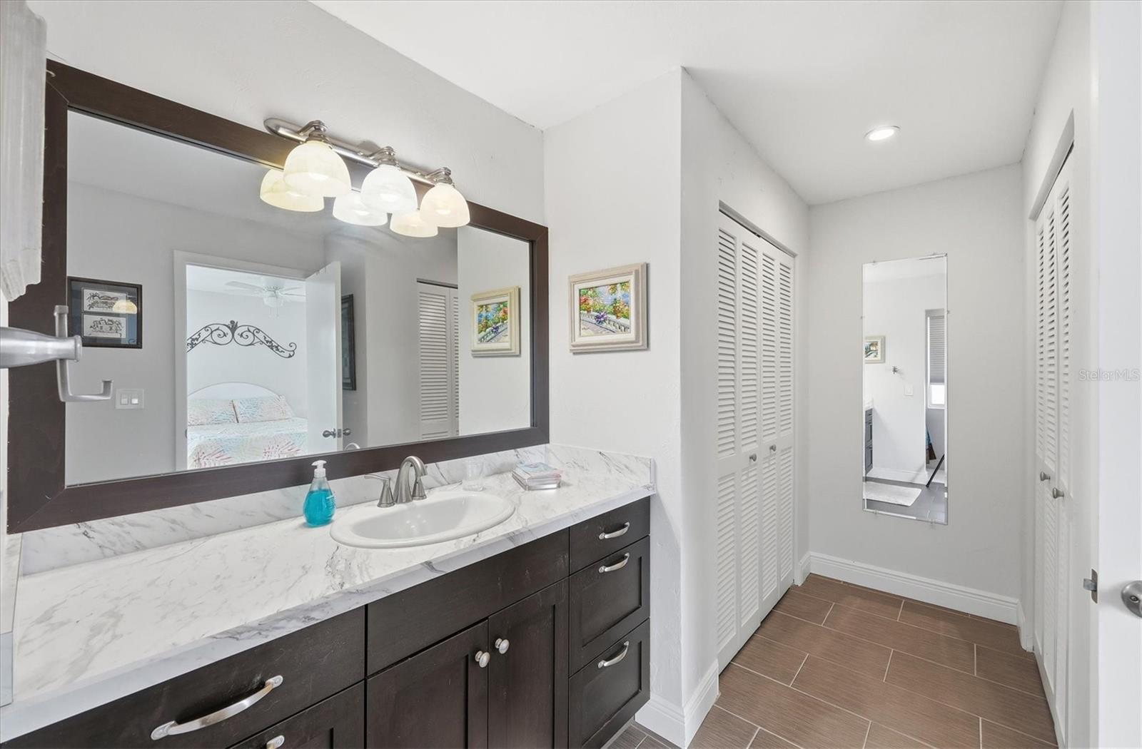 Image 13 of 37 For 33 Annapolis Lane