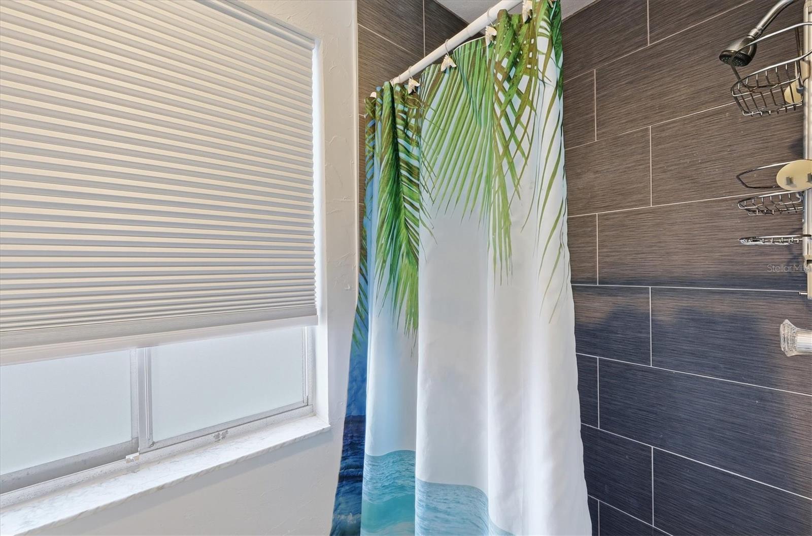 Image 15 of 37 For 33 Annapolis Lane