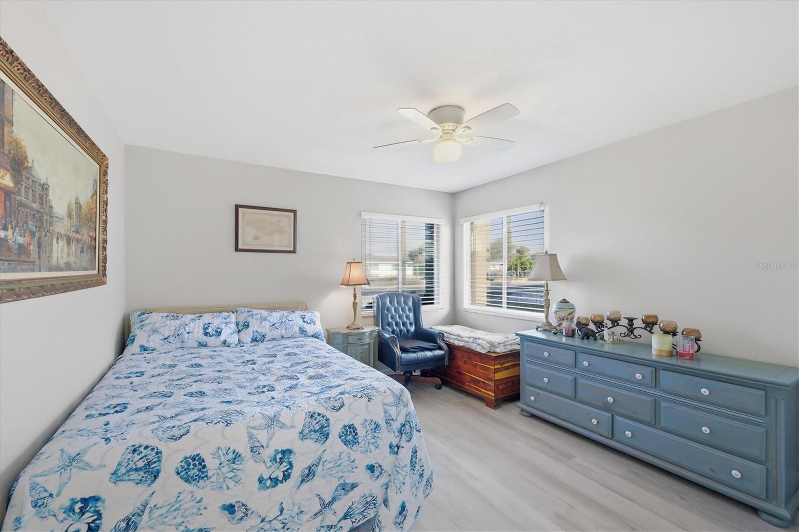 Image 16 of 37 For 33 Annapolis Lane