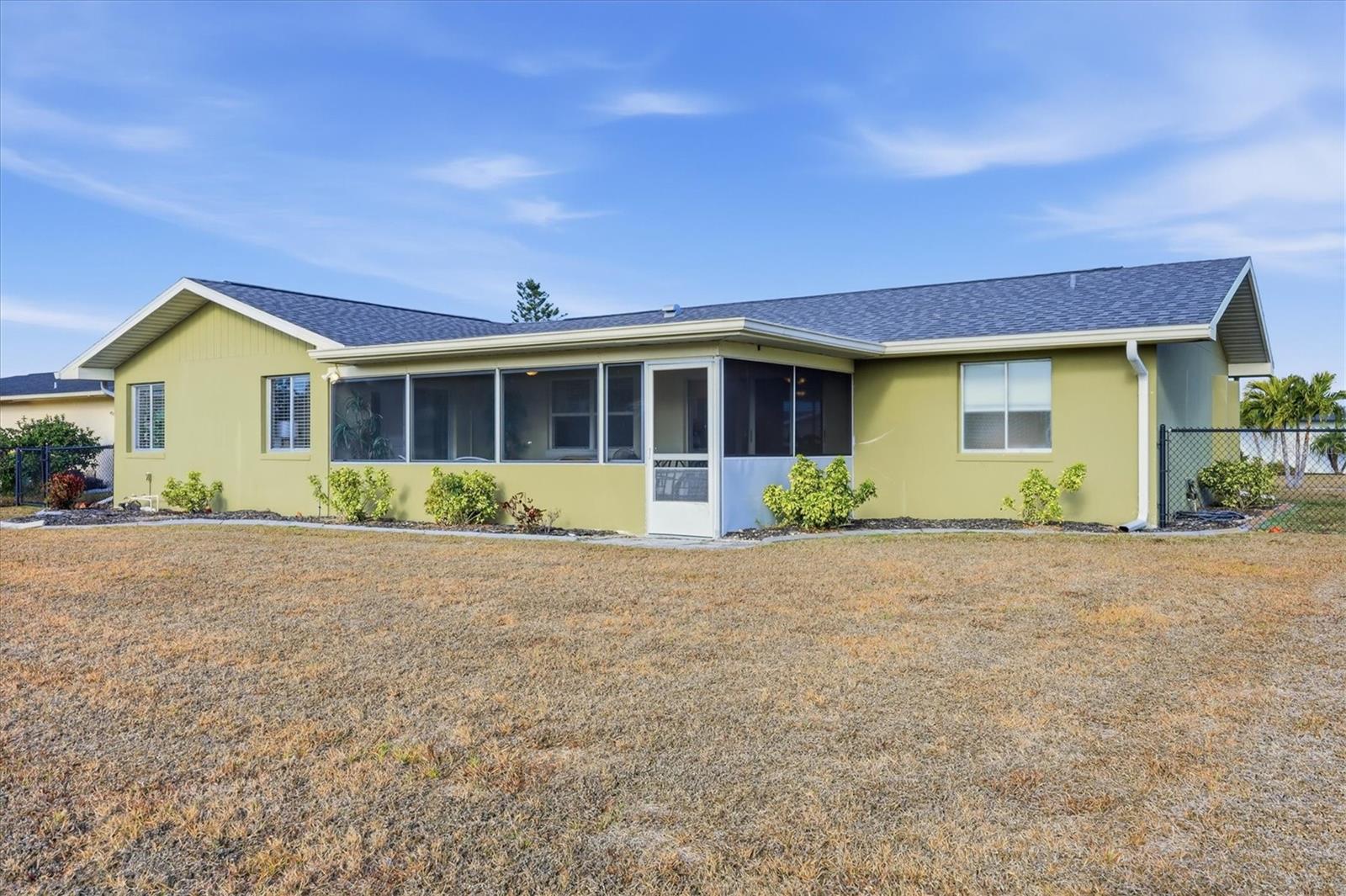 Image 19 of 37 For 33 Annapolis Lane