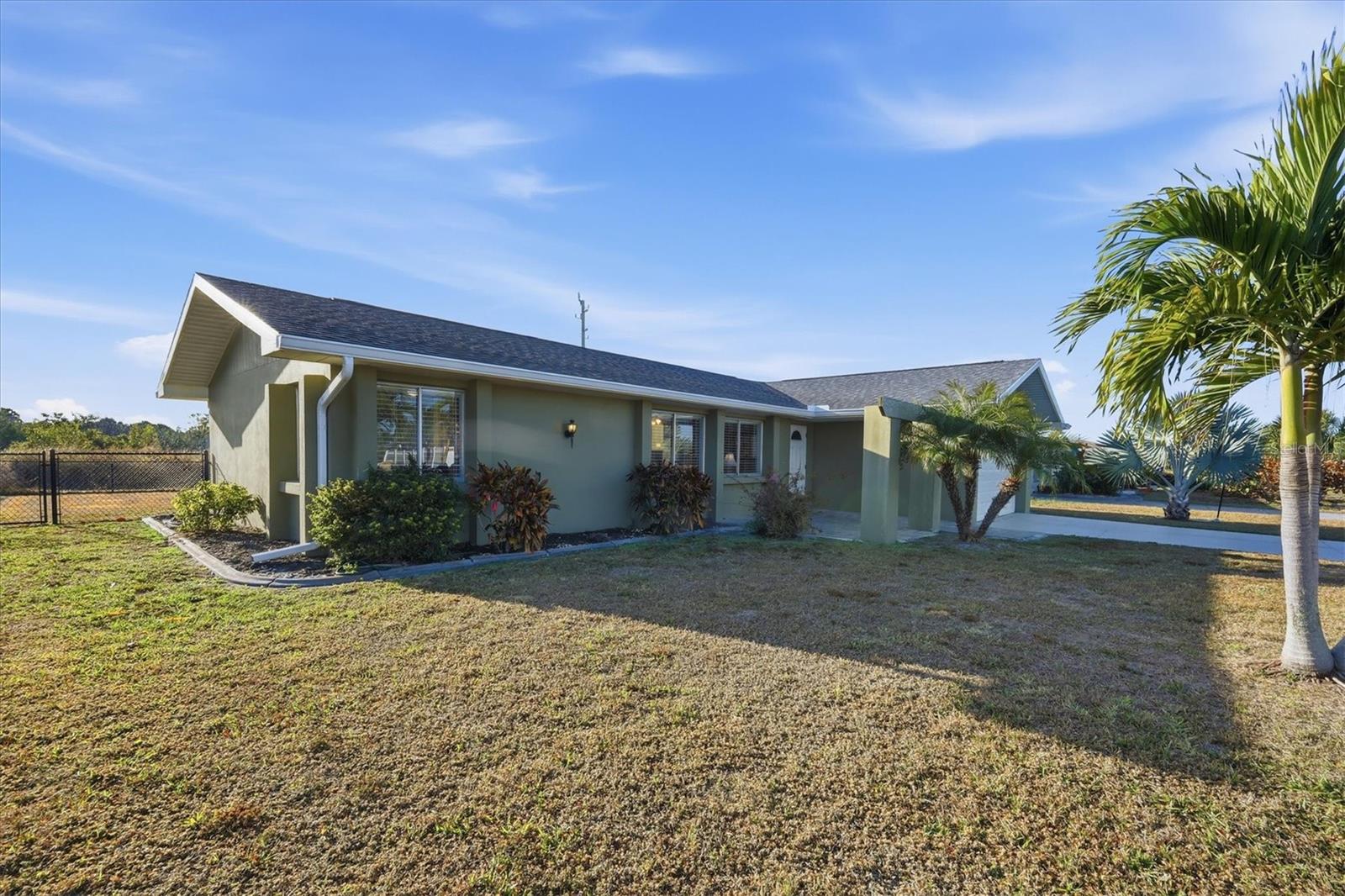 Image 20 of 37 For 33 Annapolis Lane