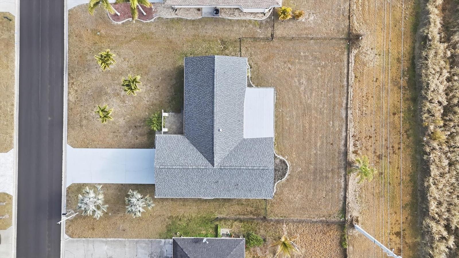 Image 22 of 37 For 33 Annapolis Lane