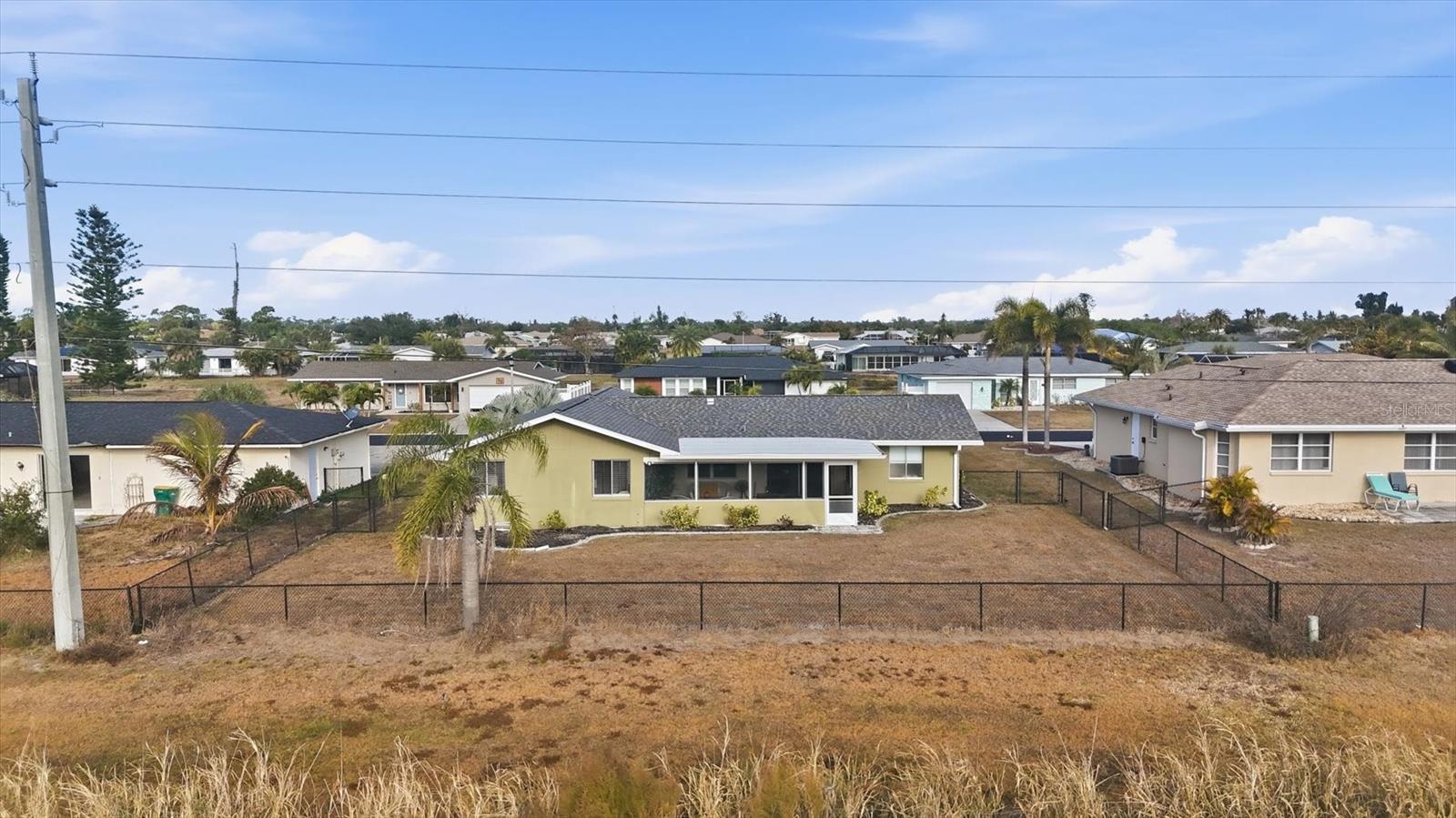 Image 24 of 37 For 33 Annapolis Lane