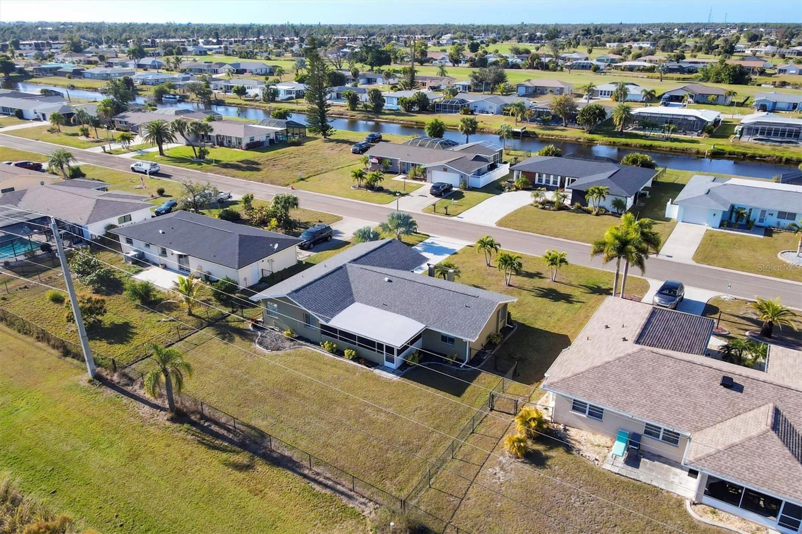 Image 27 of 37 For 33 Annapolis Lane