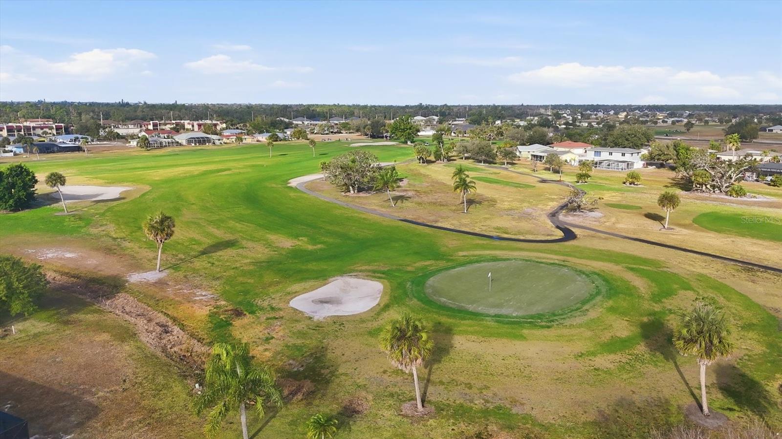 Image 33 of 37 For 33 Annapolis Lane