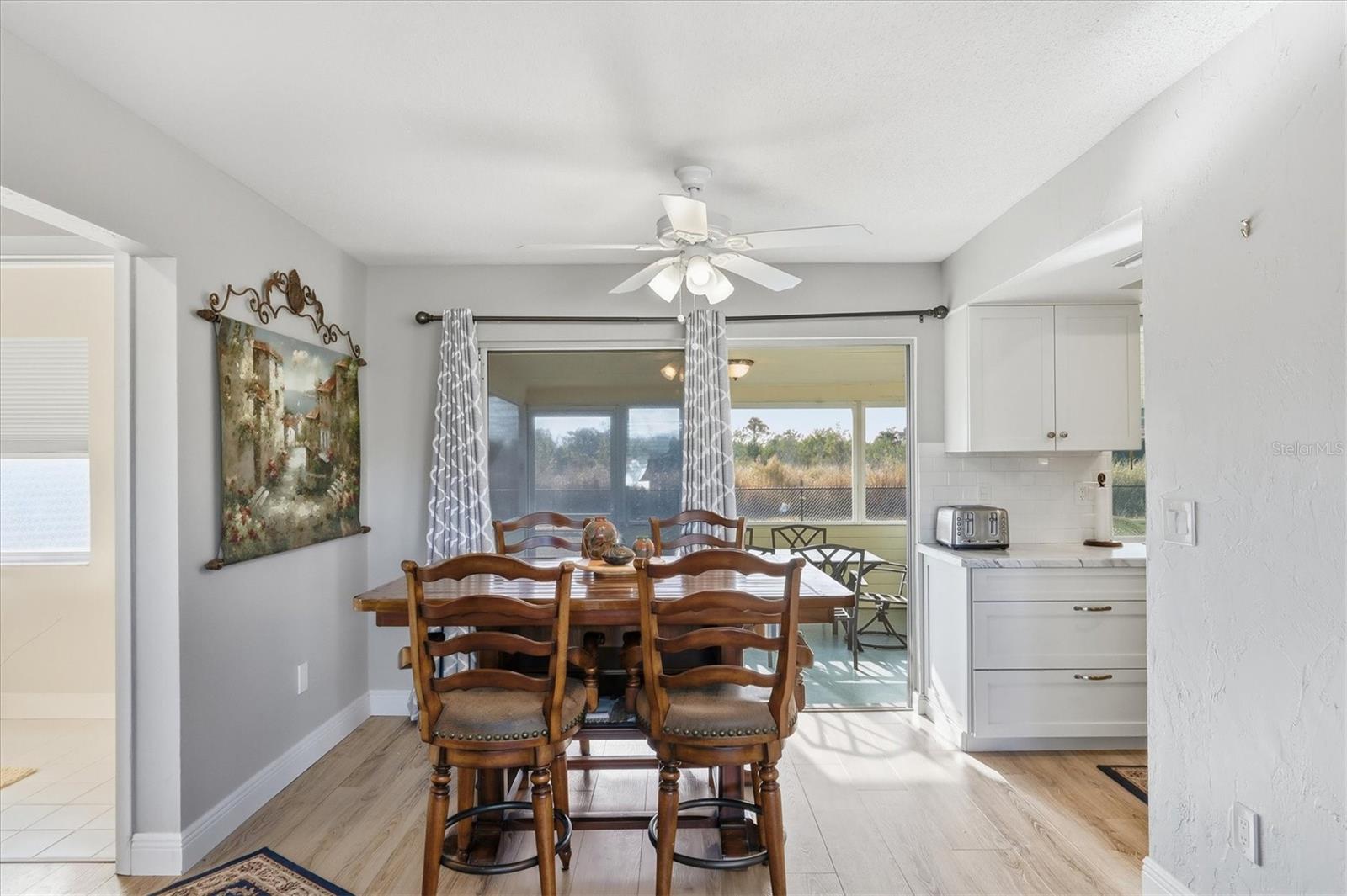 Image 6 of 37 For 33 Annapolis Lane