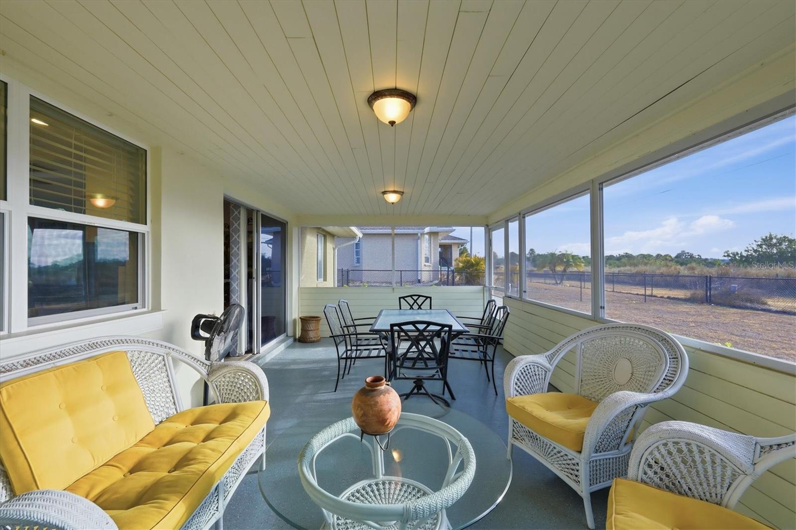 Image 7 of 37 For 33 Annapolis Lane