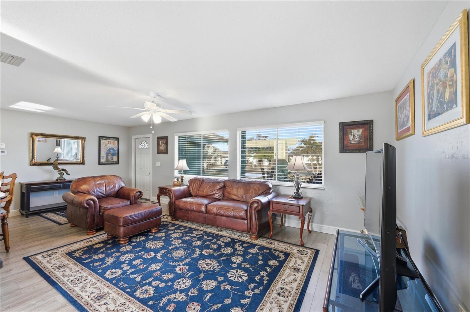 Image 8 of 37 For 33 Annapolis Lane