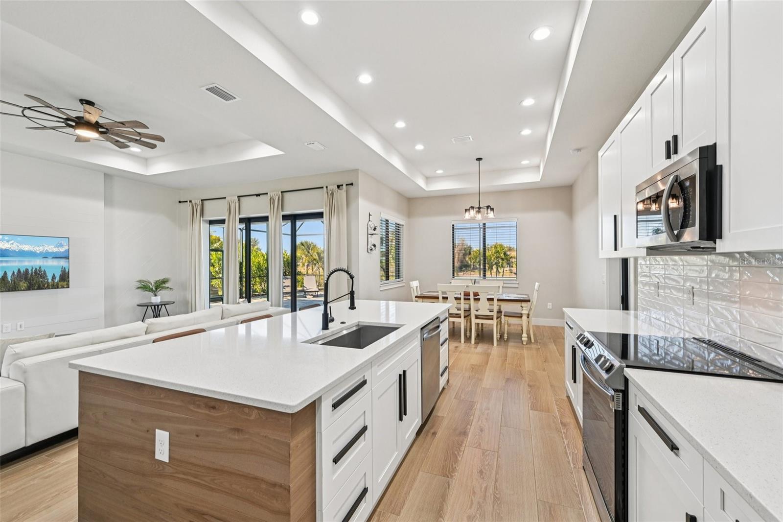 Image 17 of 54 For 242 Fairway Road