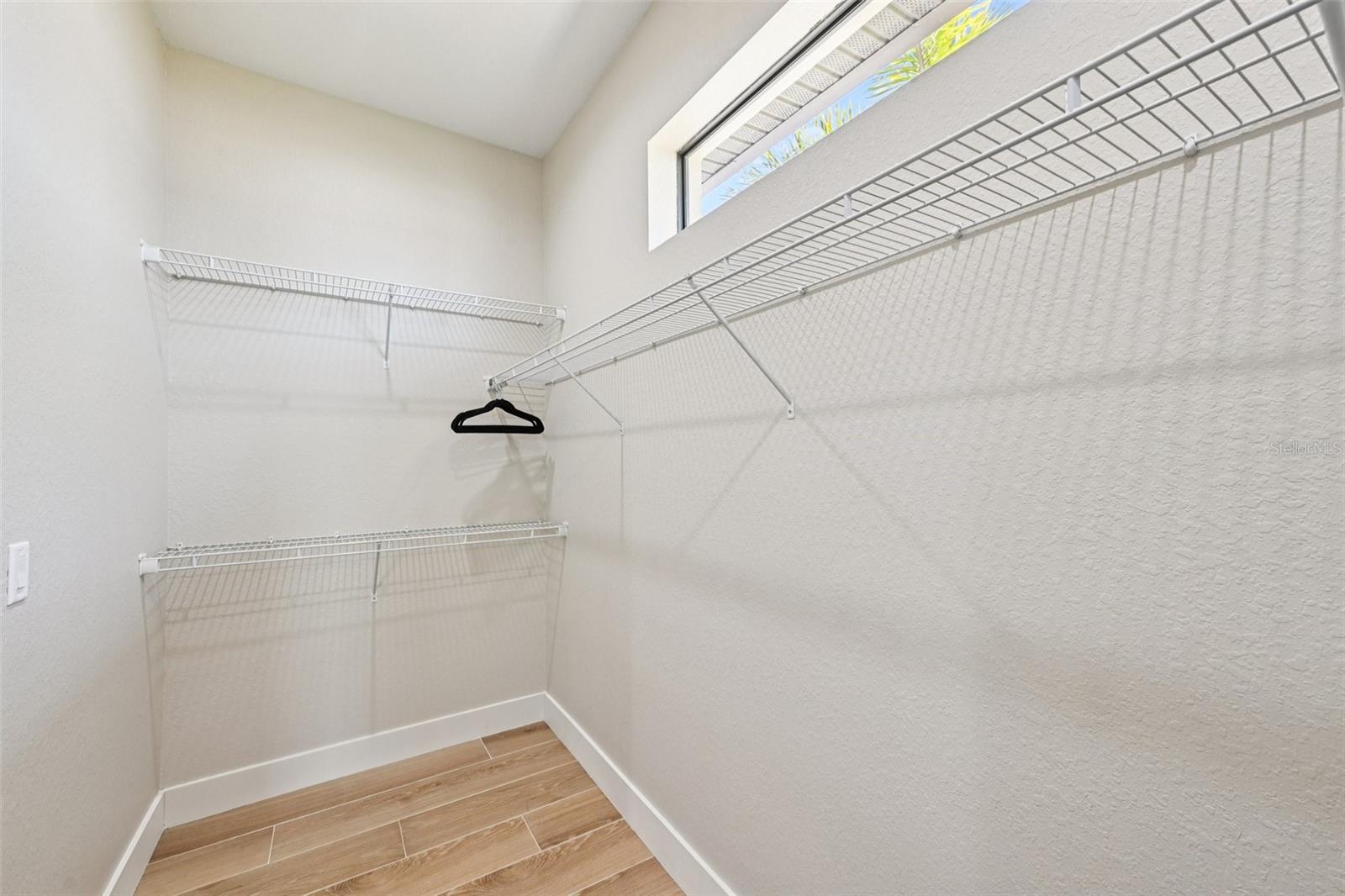 Image 24 of 54 For 242 Fairway Road