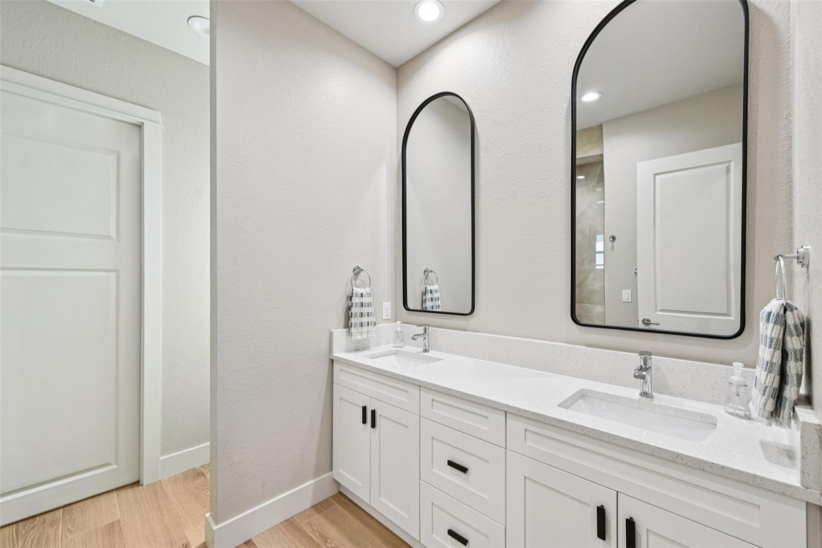 Image 25 of 54 For 242 Fairway Road