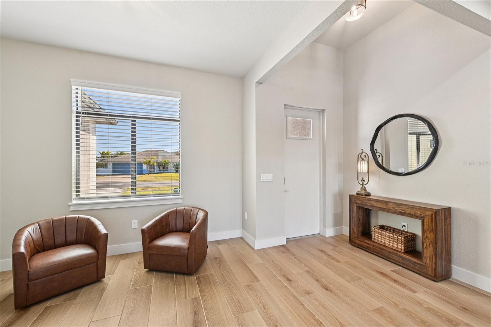 Image 9 of 54 For 242 Fairway Road