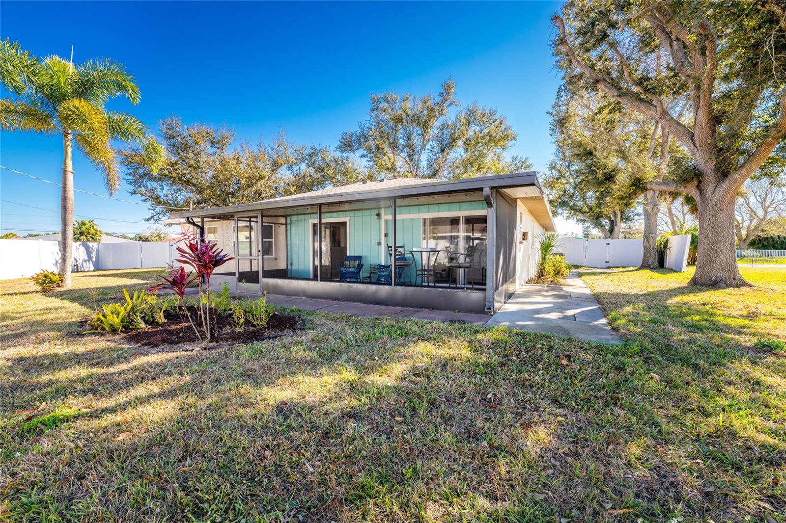 Image 53 of 69 For 1030 Gasparilla Boulevard