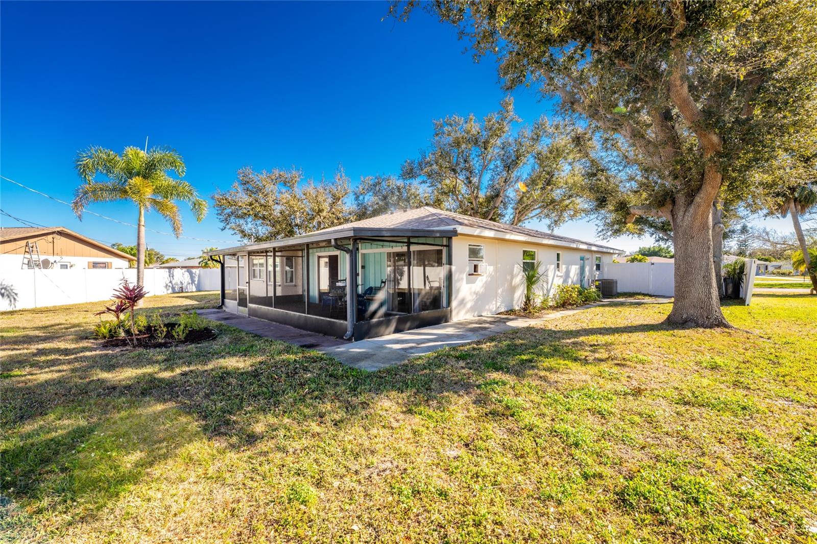 Image 55 of 69 For 1030 Gasparilla Boulevard