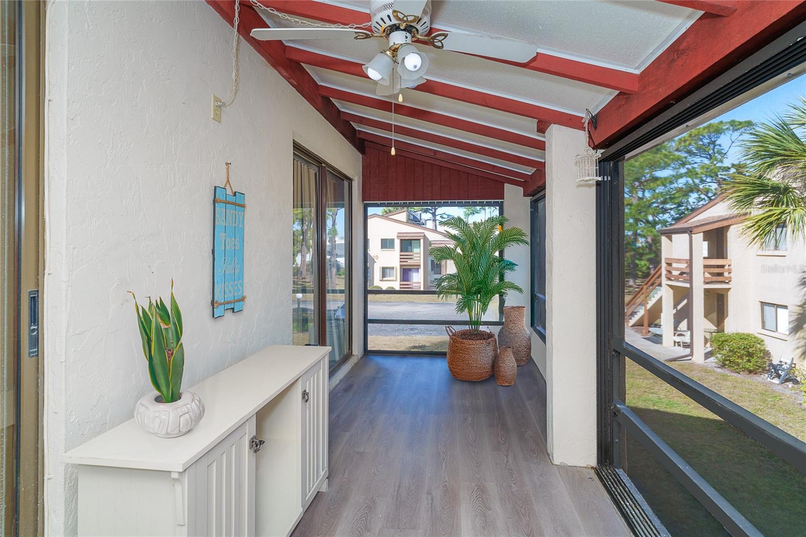 Image 17 of 31 For 25 Quails Run Boulevard 7