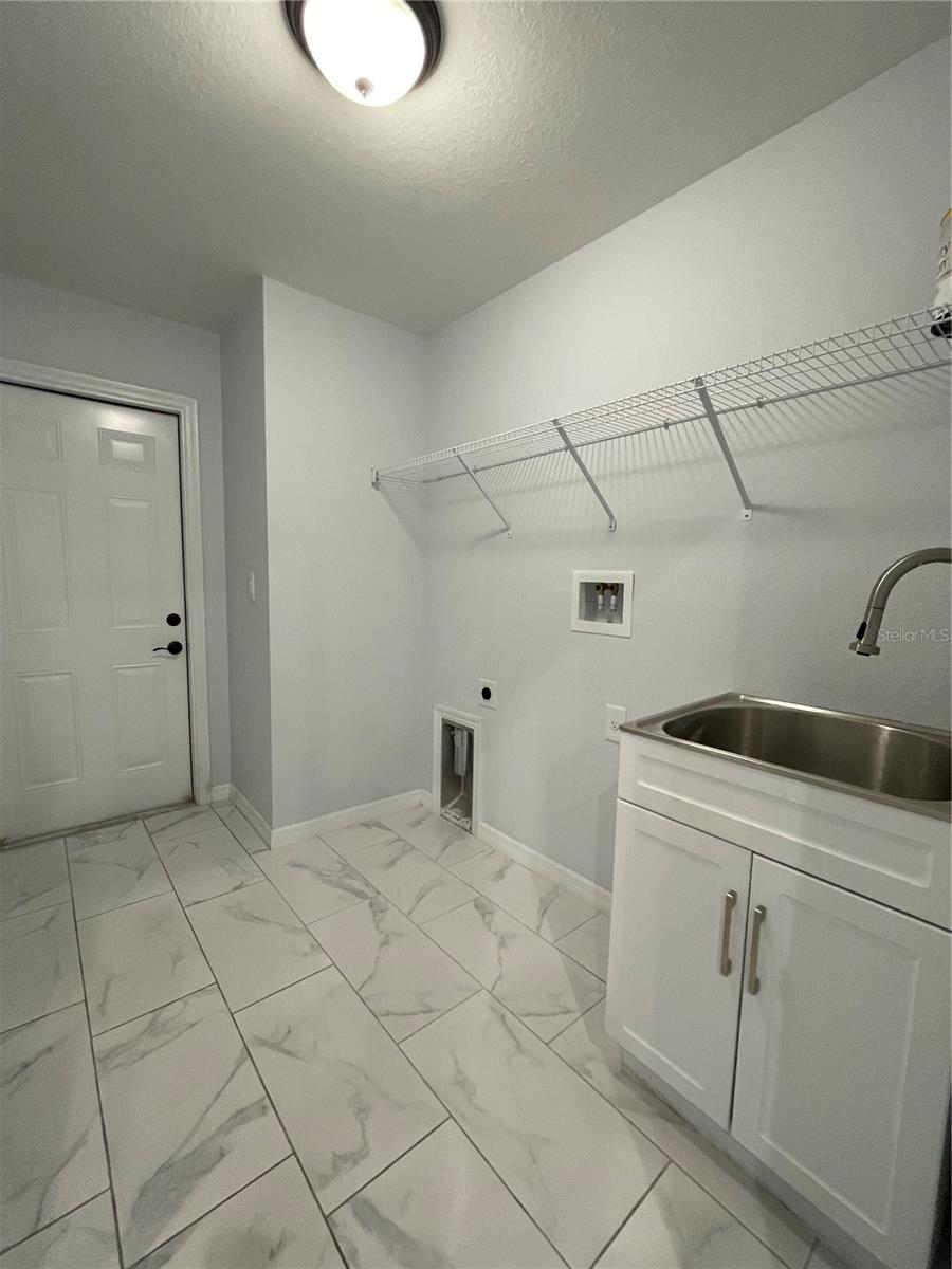 Image 16 of 18 For 161 Overbrook Street