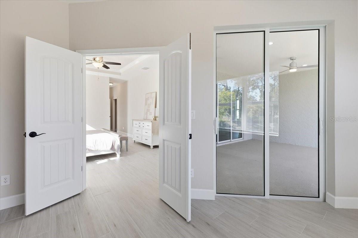 Listing photo id 20 for 725 Redbud Court