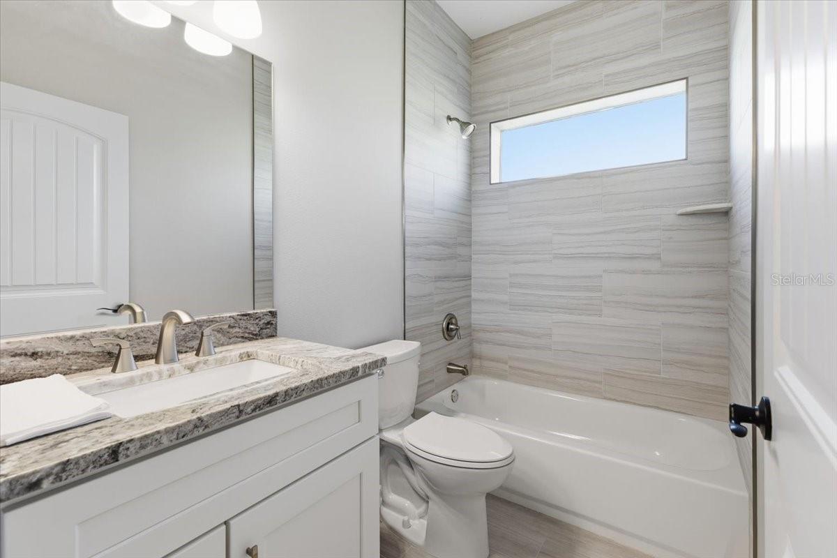 Listing photo id 27 for 725 Redbud Court