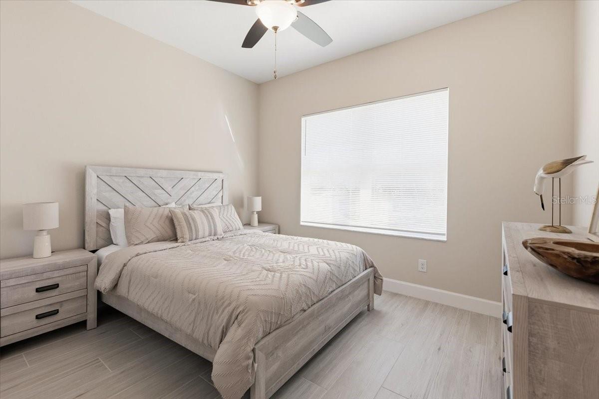 Listing photo id 28 for 725 Redbud Court