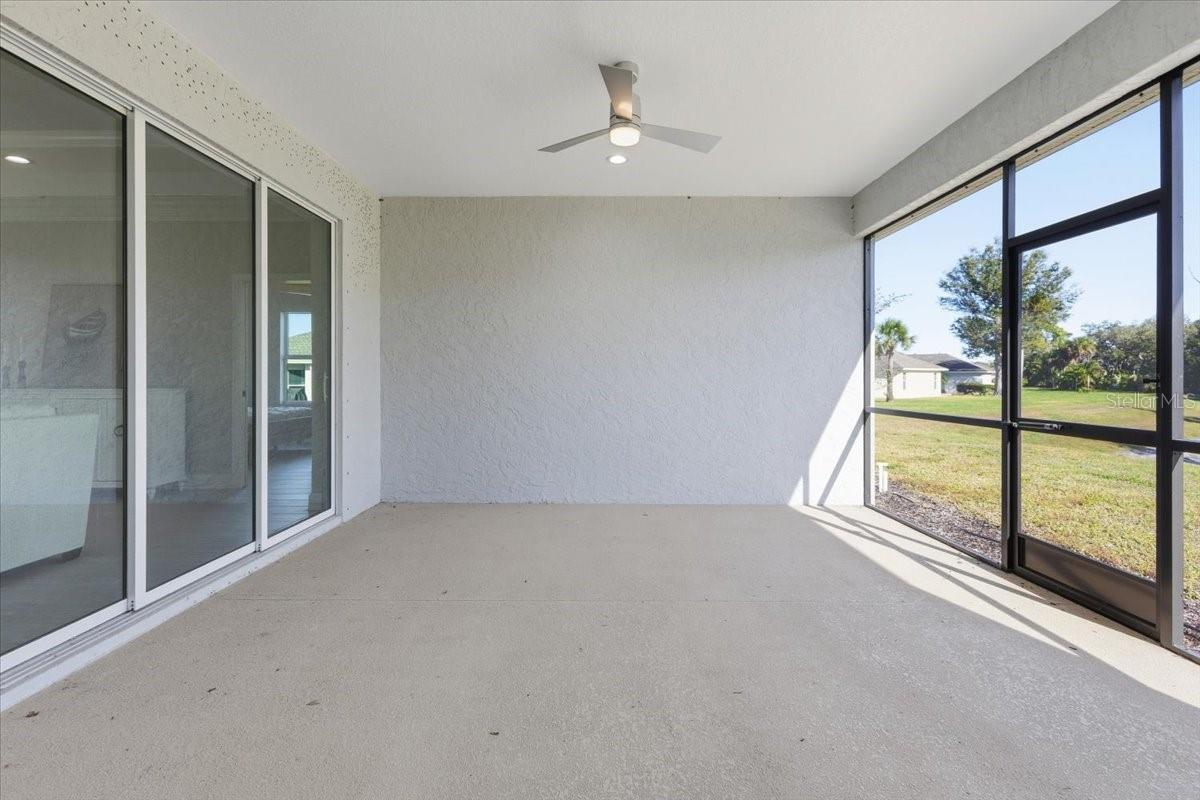 Listing photo id 32 for 725 Redbud Court