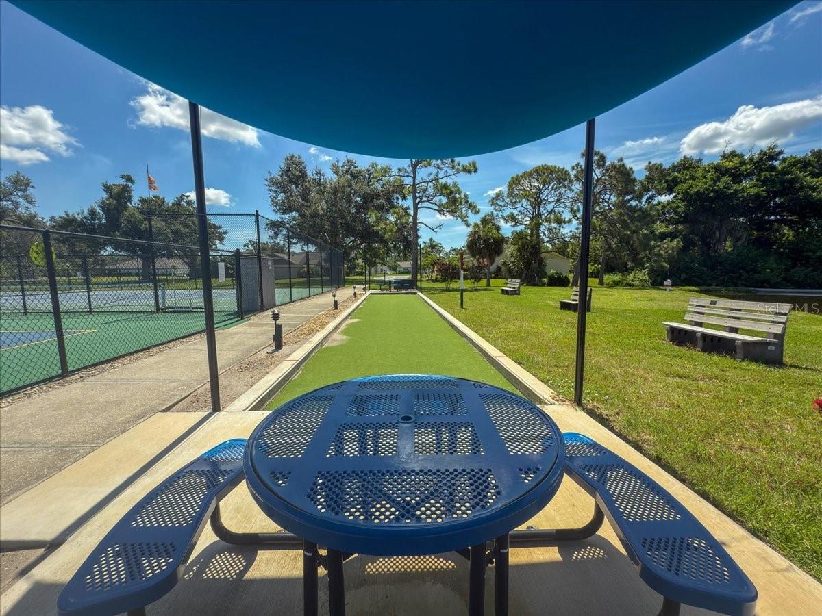 Listing photo id 44 for 725 Redbud Court