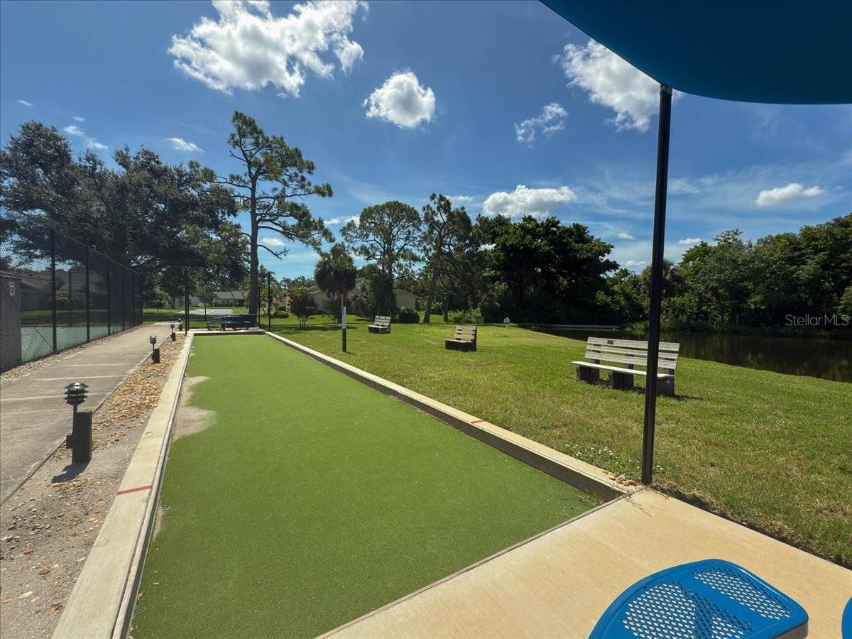 Listing photo id 45 for 725 Redbud Court