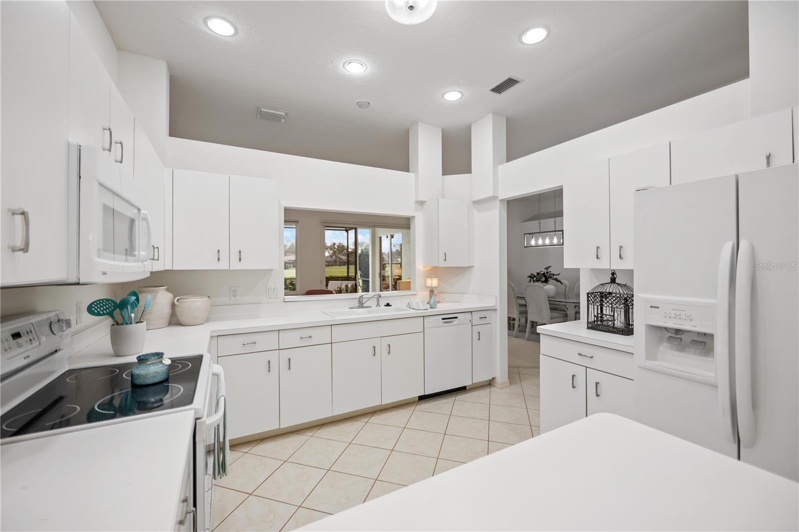 Image 12 of 80 For 547 Fallbrook Drive