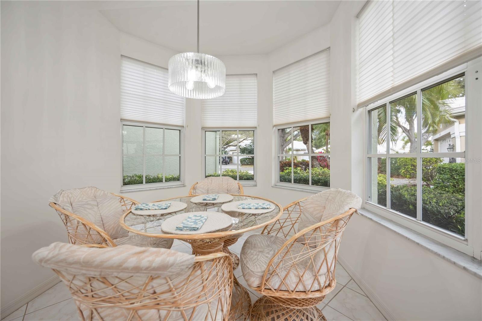 Image 13 of 80 For 547 Fallbrook Drive