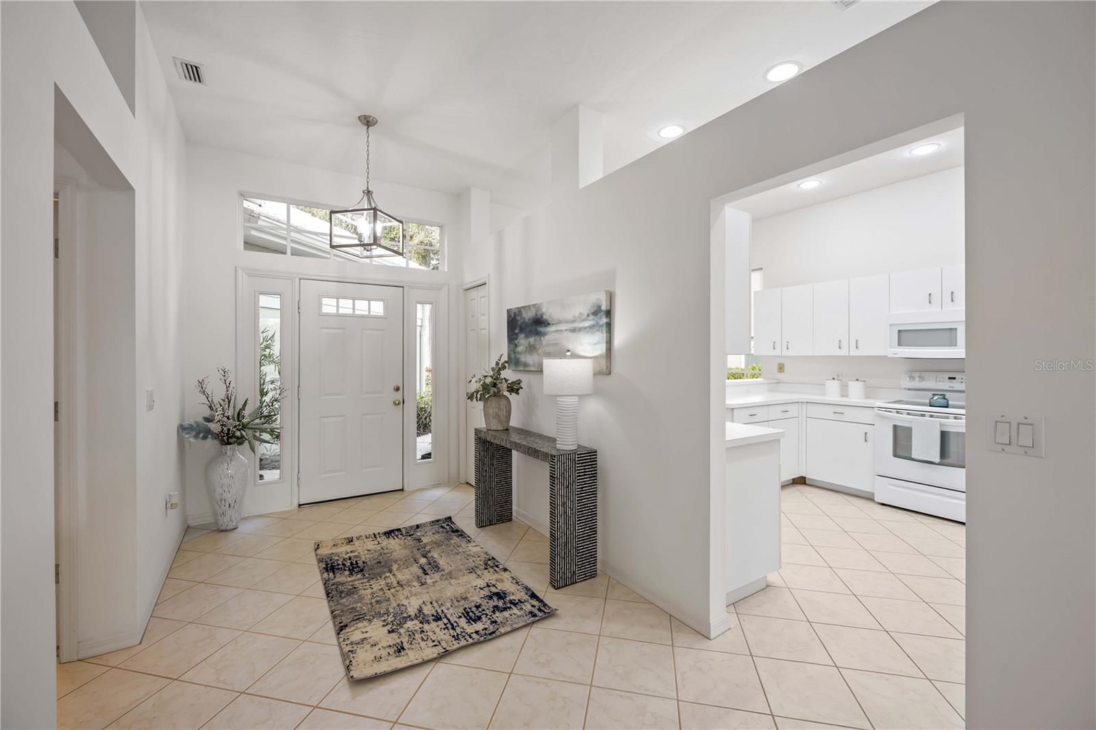 Image 5 of 80 For 547 Fallbrook Drive