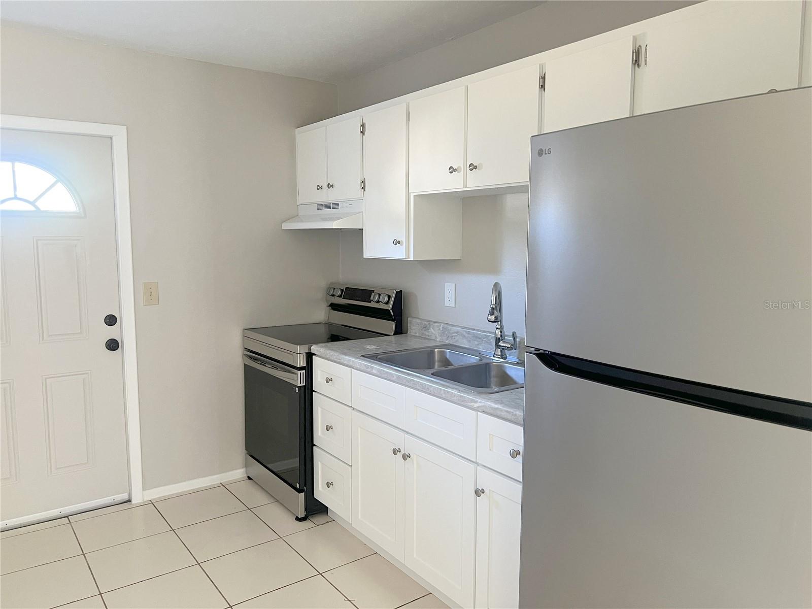 Image 5 of 12 For 9264 Anita Avenue B