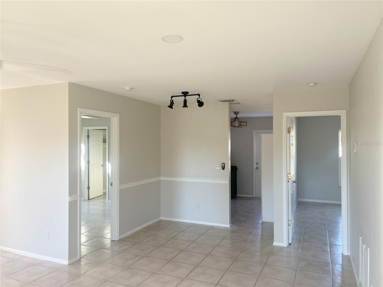 Image 7 of 12 For 9264 Anita Avenue B