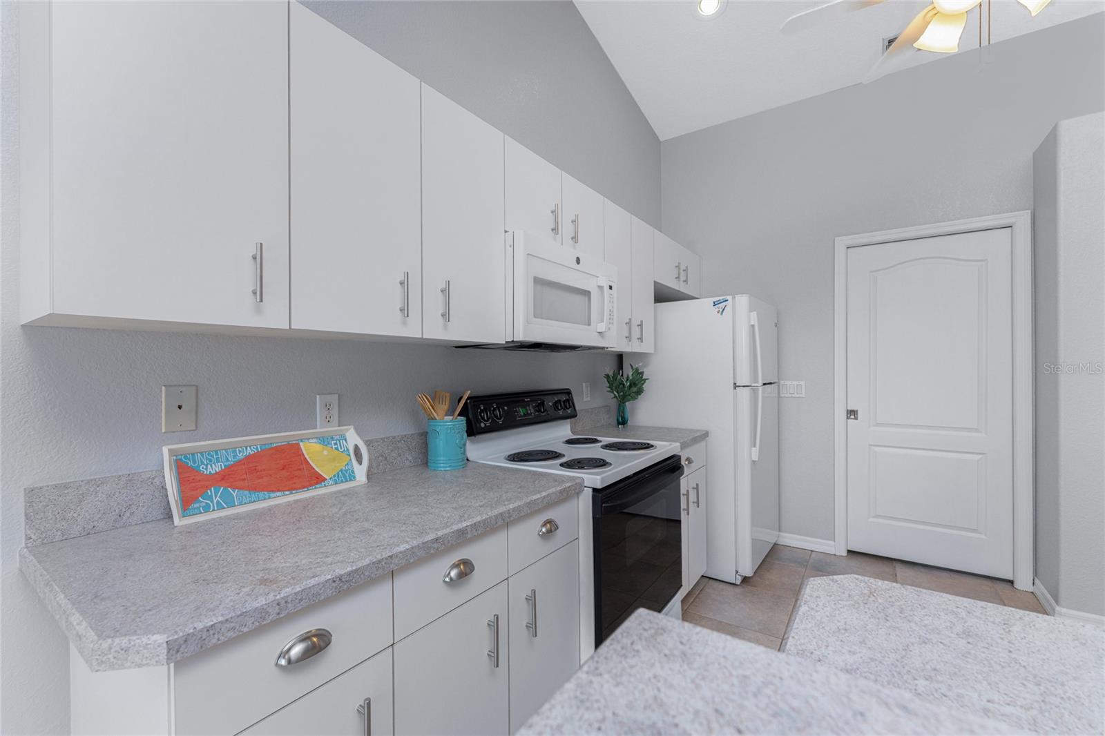 Image 19 of 54 For 1053 Bay Harbor Drive