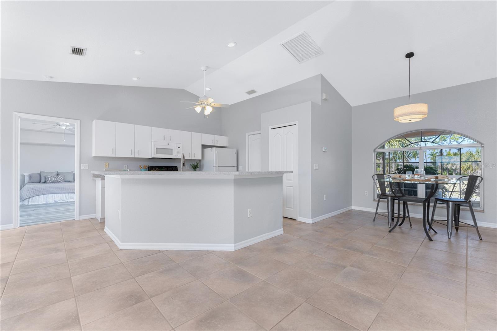 Image 22 of 54 For 1053 Bay Harbor Drive