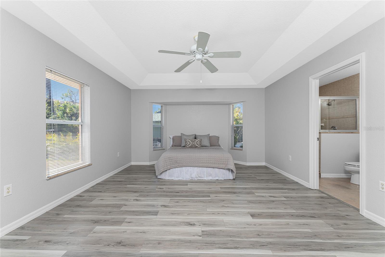 Image 26 of 54 For 1053 Bay Harbor Drive