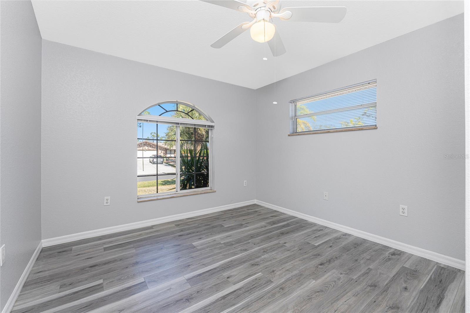 Image 31 of 54 For 1053 Bay Harbor Drive