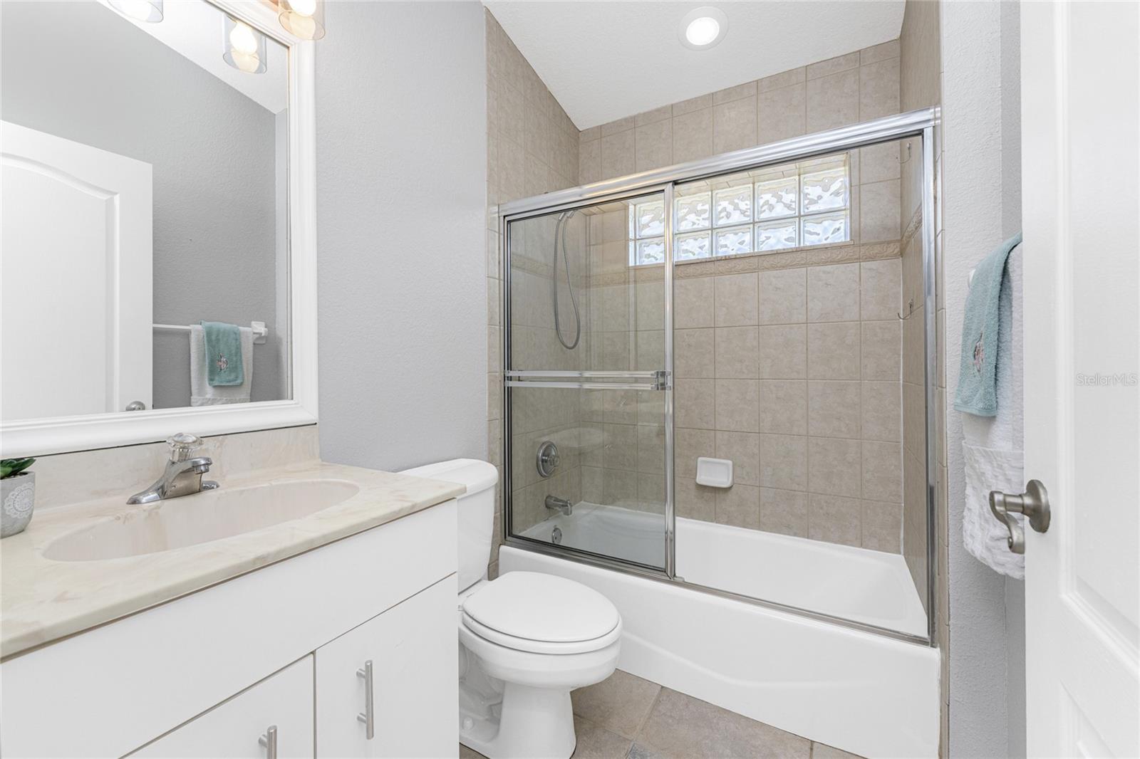 Image 33 of 54 For 1053 Bay Harbor Drive