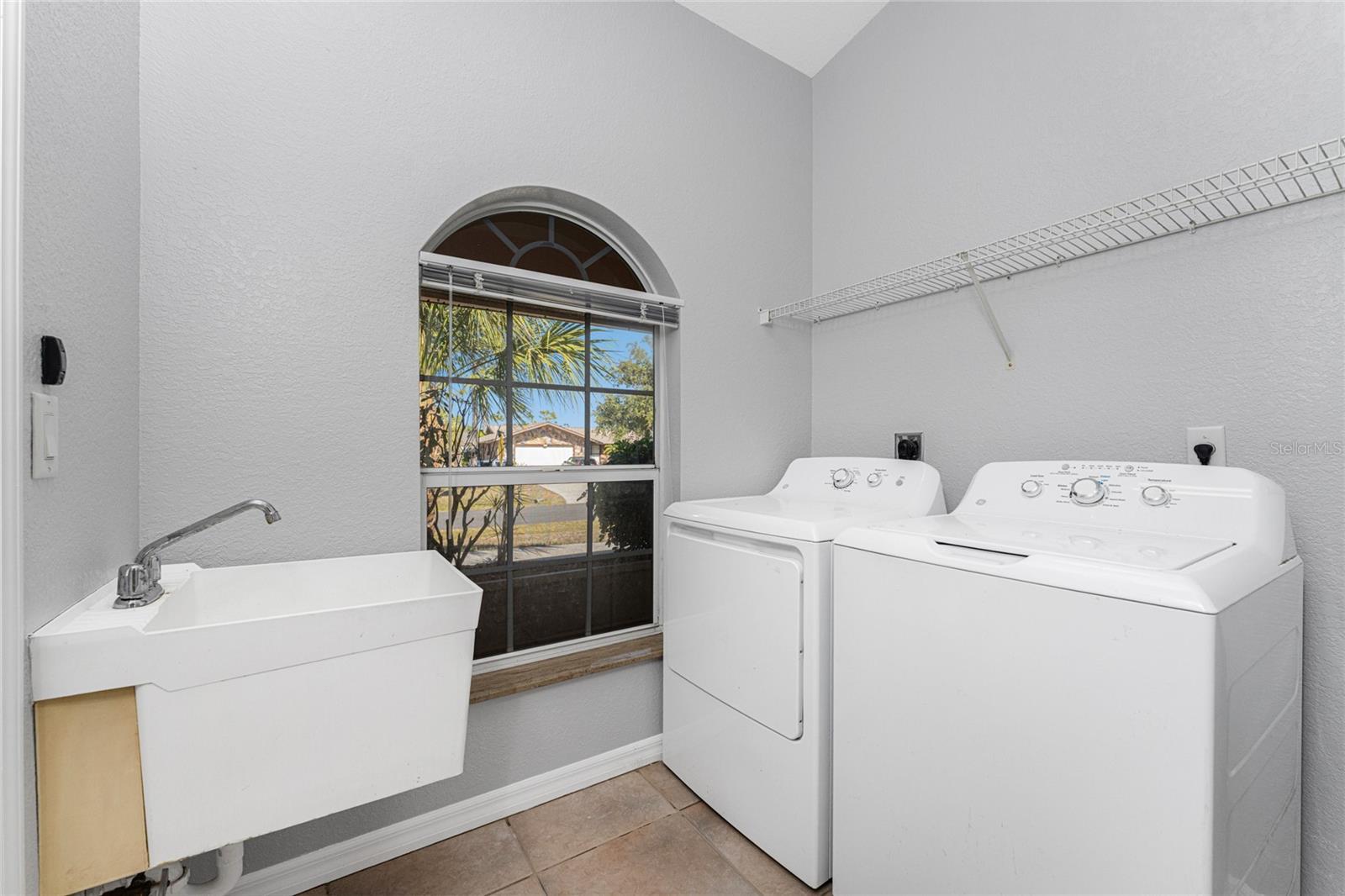 Image 39 of 54 For 1053 Bay Harbor Drive