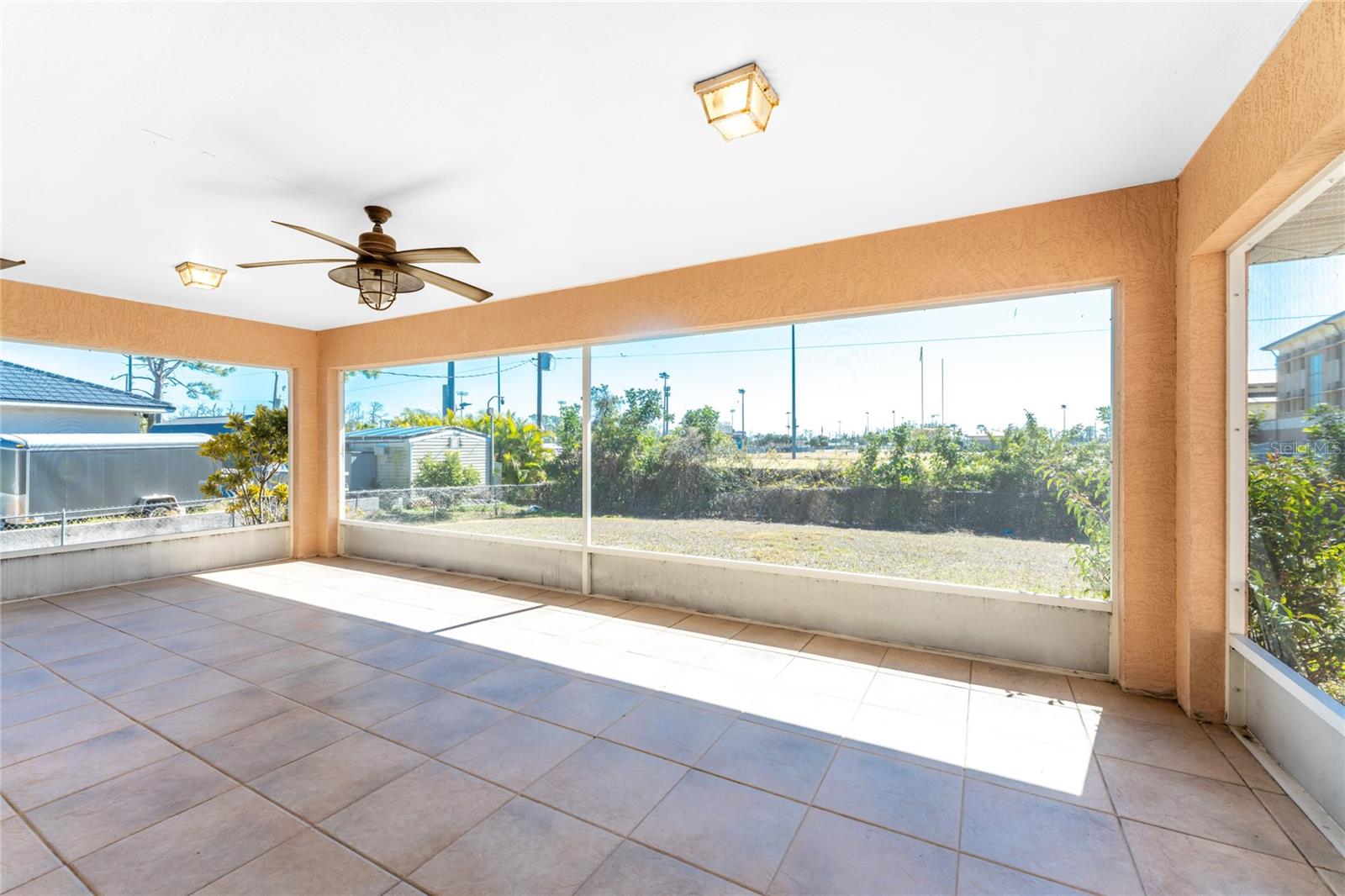 Image 40 of 54 For 1053 Bay Harbor Drive