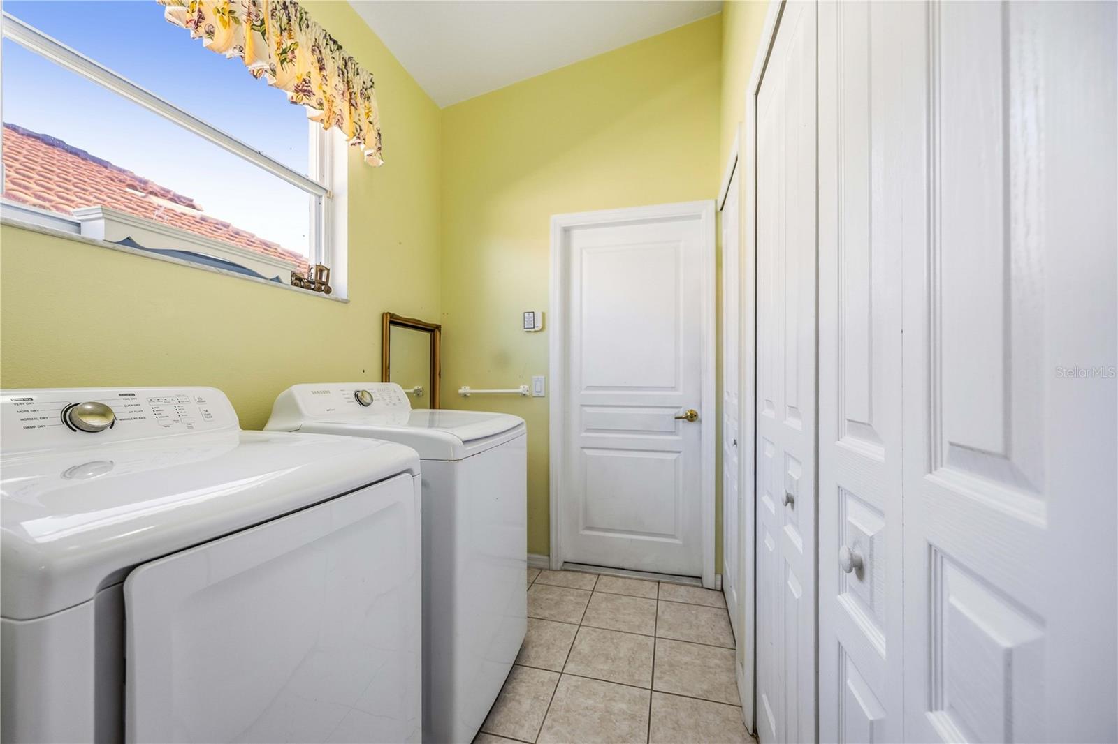 Image 13 of 47 For 138 Braemar Avenue