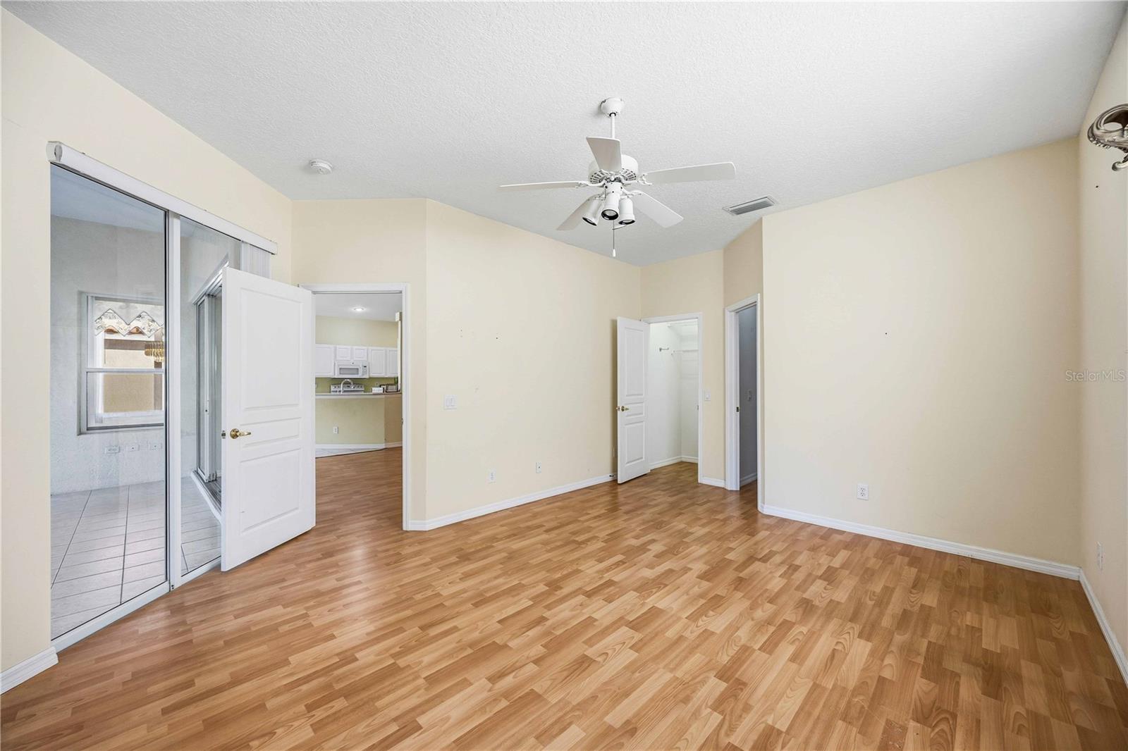 Image 14 of 47 For 138 Braemar Avenue