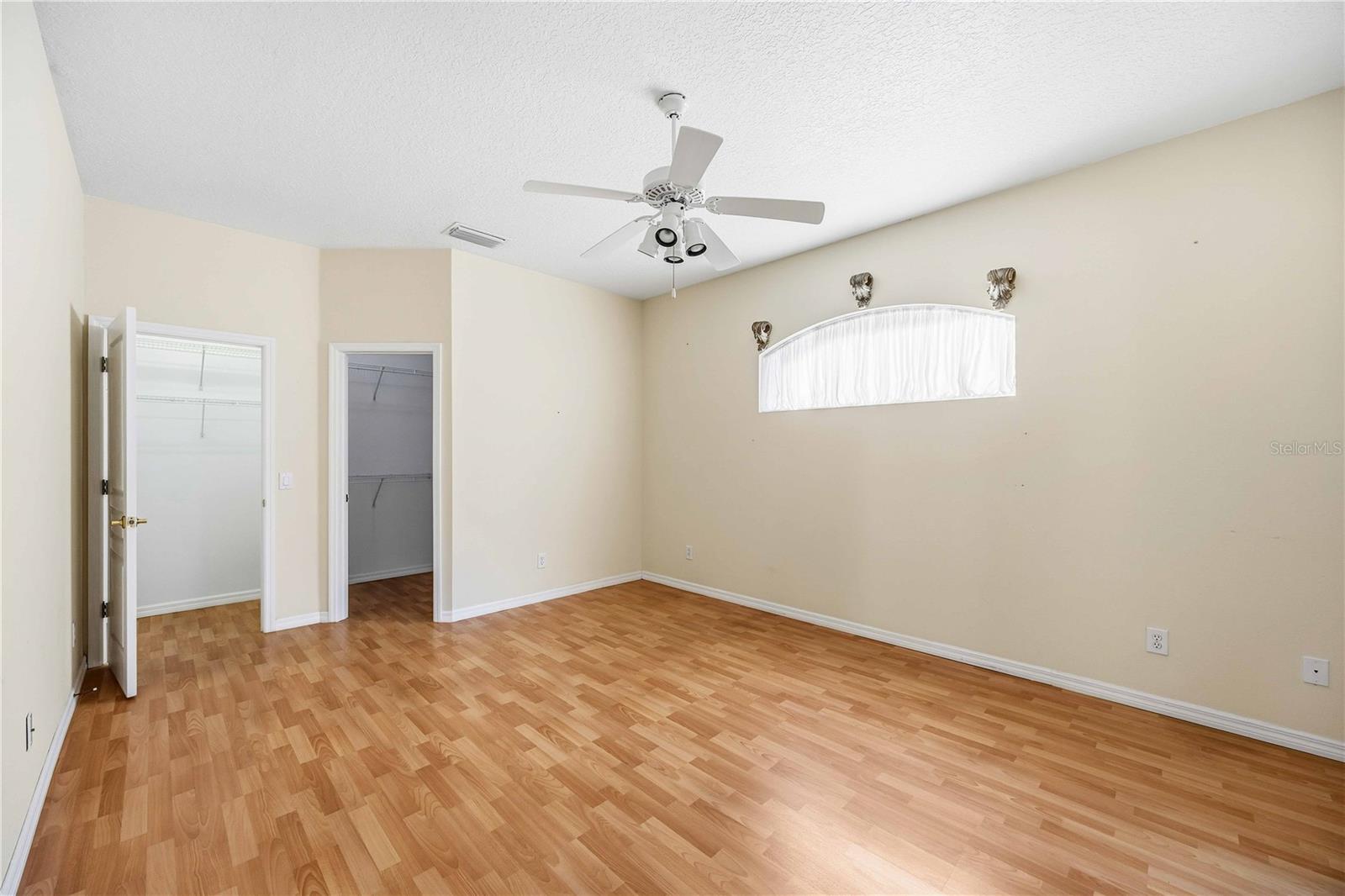 Image 15 of 47 For 138 Braemar Avenue