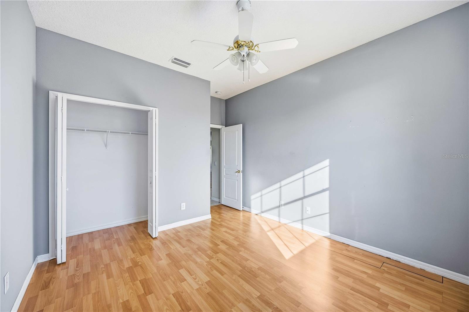 Image 22 of 47 For 138 Braemar Avenue