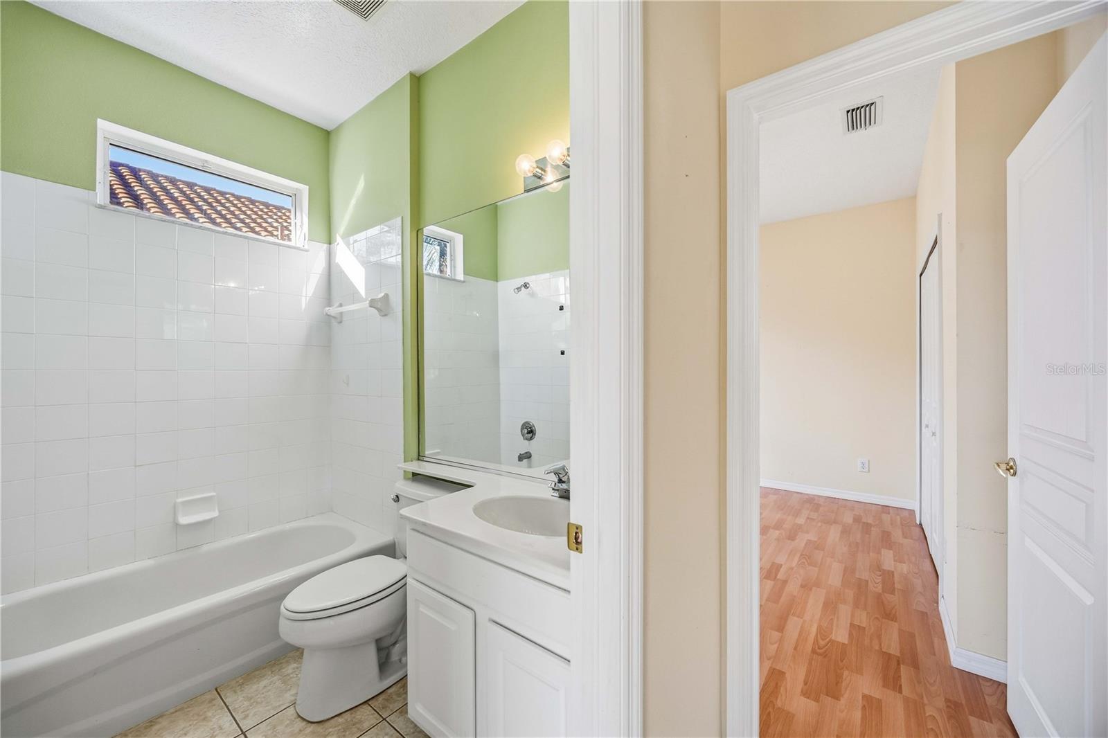 Image 23 of 47 For 138 Braemar Avenue