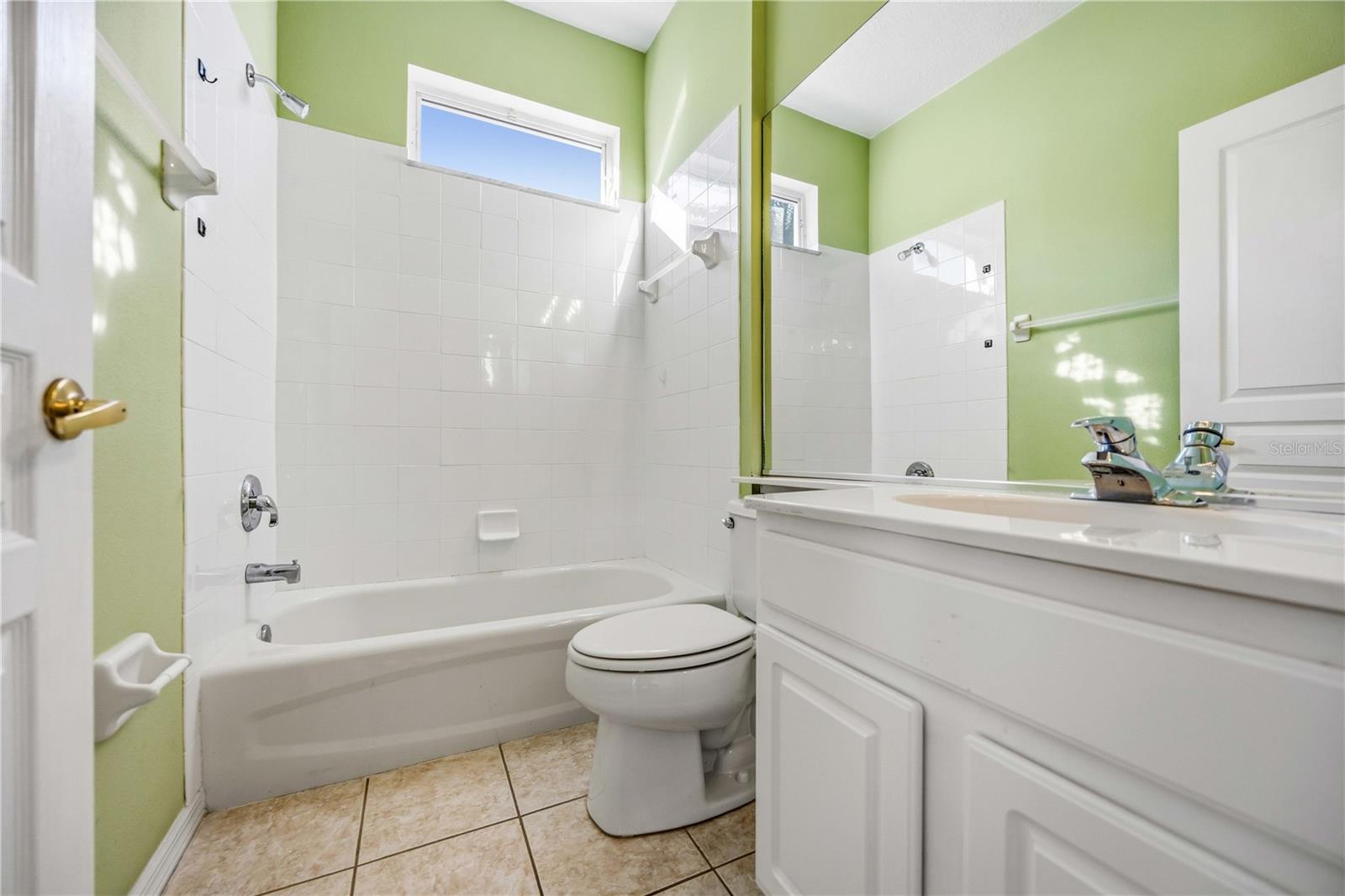 Image 24 of 47 For 138 Braemar Avenue