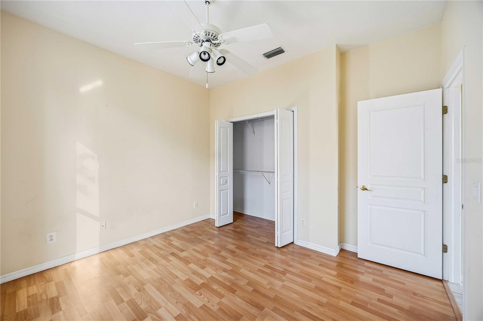 Image 26 of 47 For 138 Braemar Avenue