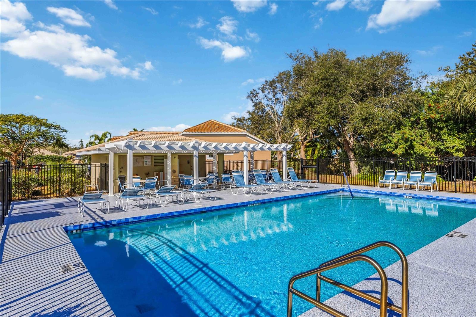 Image 36 of 47 For 138 Braemar Avenue