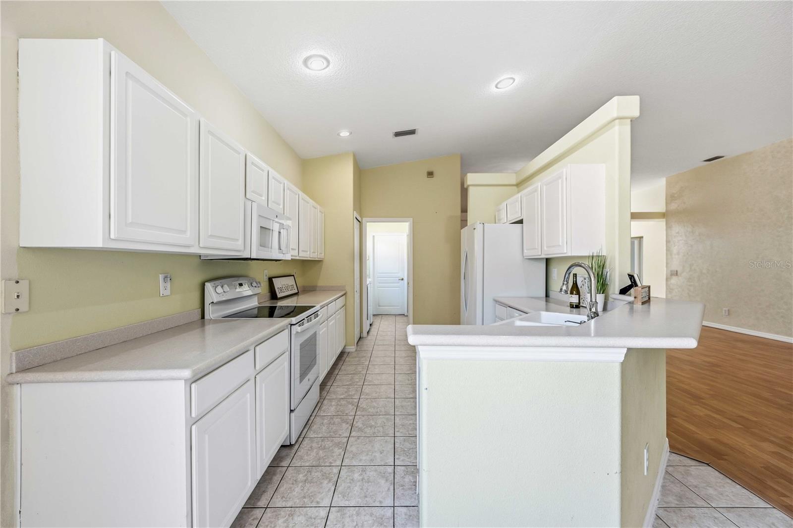 Image 8 of 47 For 138 Braemar Avenue