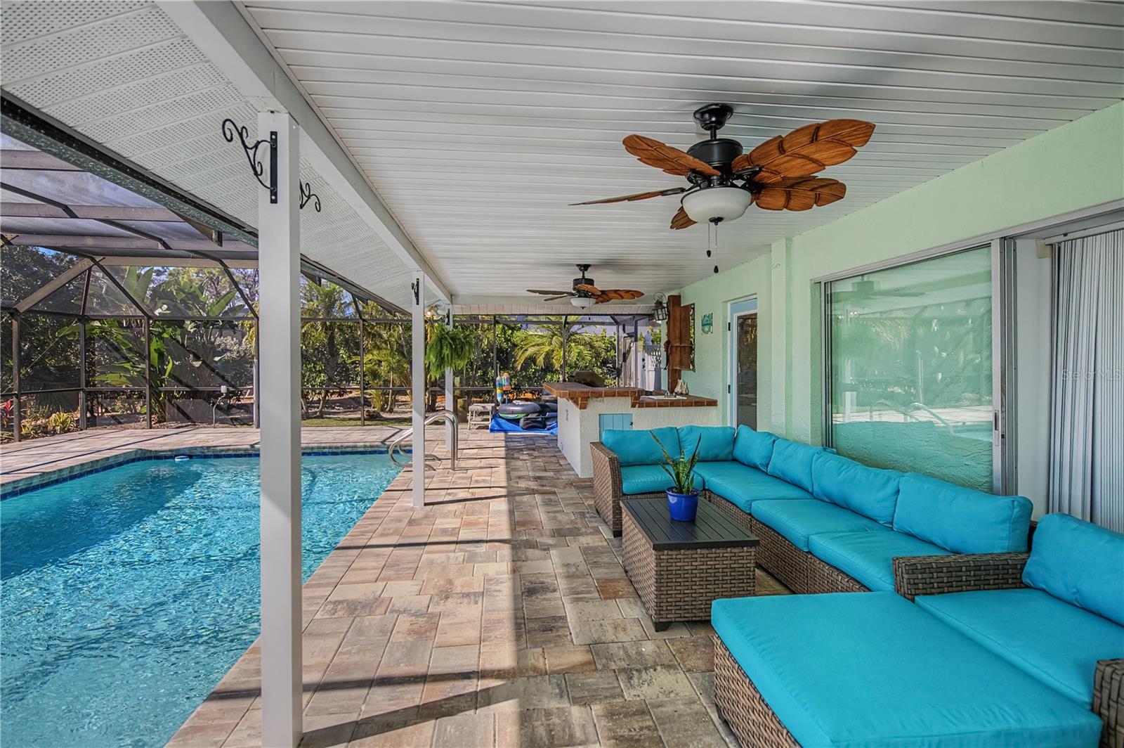 Image 16 of 77 For 1221 Bayshore Drive