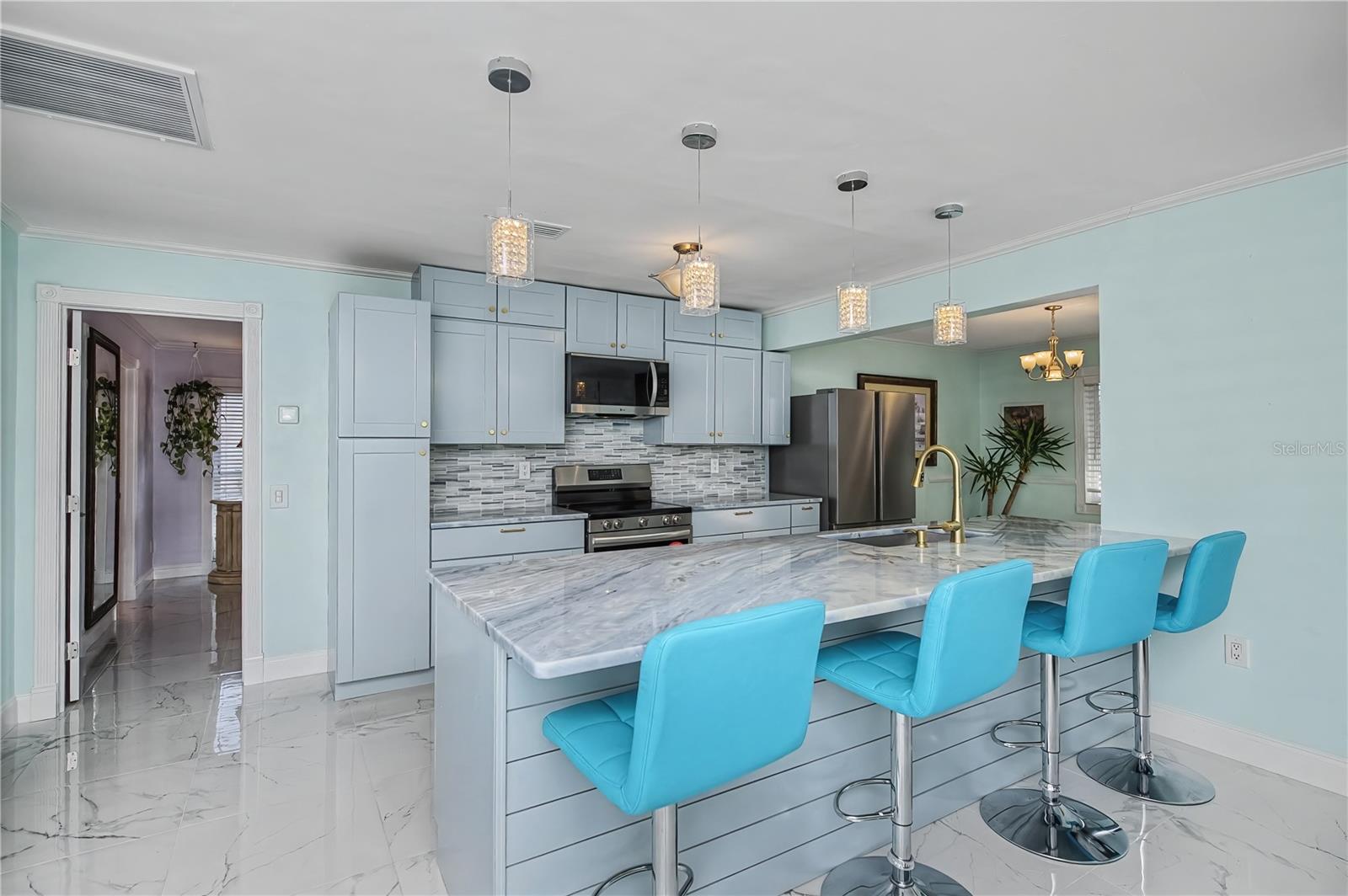 Image 28 of 77 For 1221 Bayshore Drive